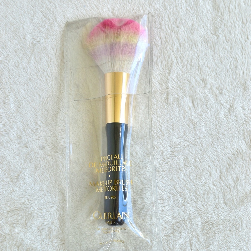 Guerlain Paris Météorites Rainbow Powder Brush – Made in France Goat Hair - Picture 7 of 7